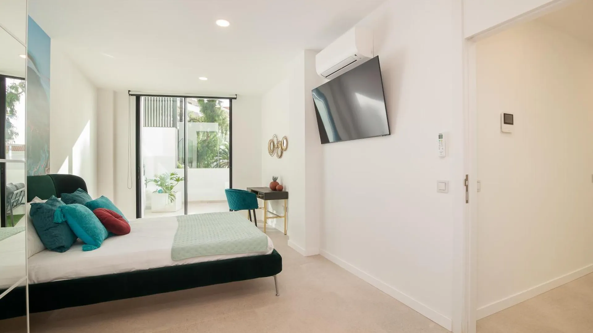 200M² New Villa D With Private, Heated Pool And Amazing Ocean View. Costa Adeje